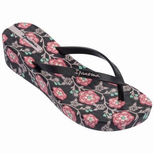 Black / Pink Women's Ipanema Floral Plat Wedge Flip Flops | 3582764-FA