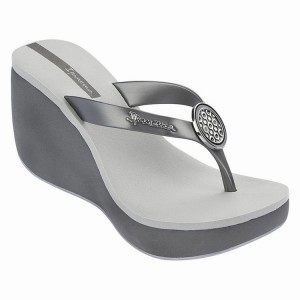 Grey / Silver Women's Ipanema Bossa Flip Flops | 5471820-ZC