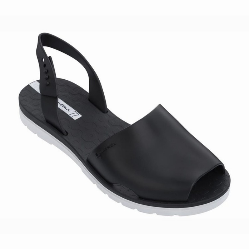 Black / White Women's Ipanema Barcelona Sandals | 1374950-NJ