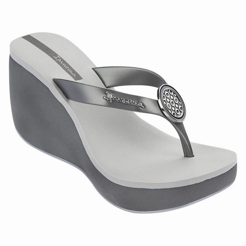 Grey / Silver Women\'s Ipanema Bossa Flip Flops | 5471820-ZC