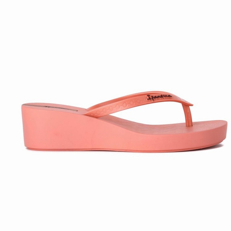 Pink Women's Ipanema Daisy Wedge Flip Flops | 3426085-BW